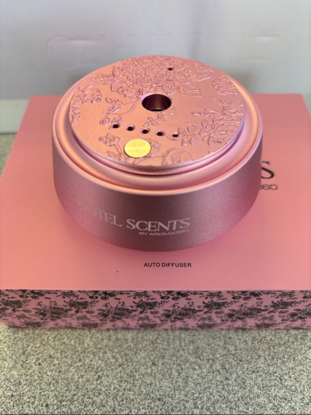 HOTEL SCENTS Pink Auto Diffuser – Compact Fragrance Device - Picture 3 of 4